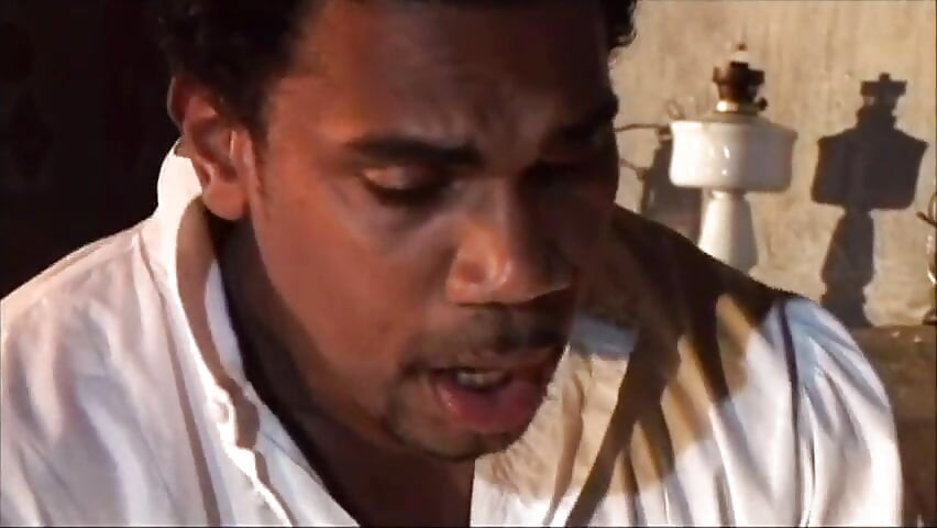 Ασπρόμαυρο μεσαιωνικό τριχωτό μουνί γαμιέται από κώλο