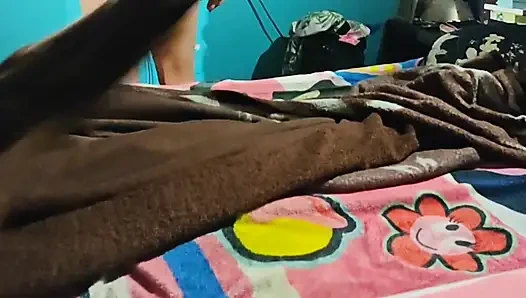 Sie kann nicht ausstehen, ohne reife untreue