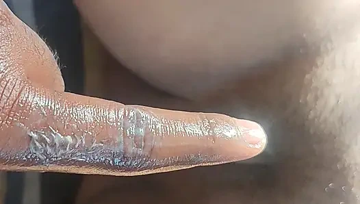 Padosan bhabhi ki chut mein finger dal kar padosan bhabhi ko hot kar diya