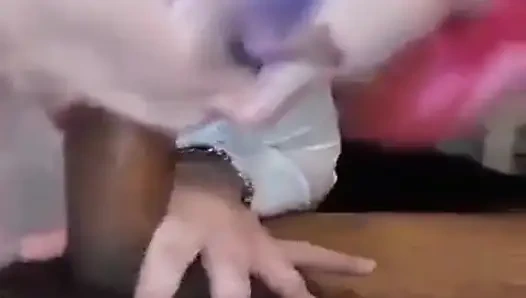 Büyük memeli korsan kraliçe büyük yarak alıyor