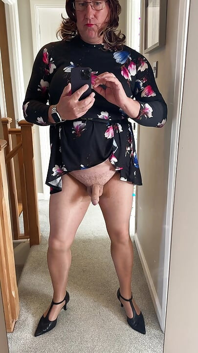 Travestit sexy Cumin purtând colanți puri