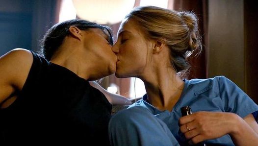 Michelle Rodriguez lesbijski pocałunek na scandalplanet.com