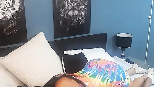 Eve gitmeden önce arkadaşımın amını yalıyorum