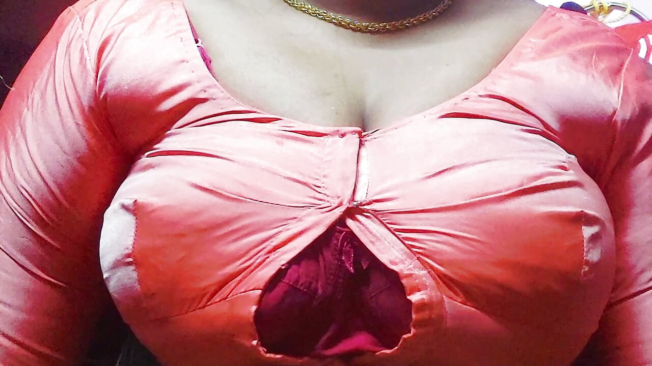 Chica india caliente del profesor en casa