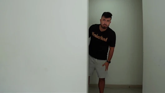 Üvey babam ararken oturma odasında üvey annemle seks yapıyorum!