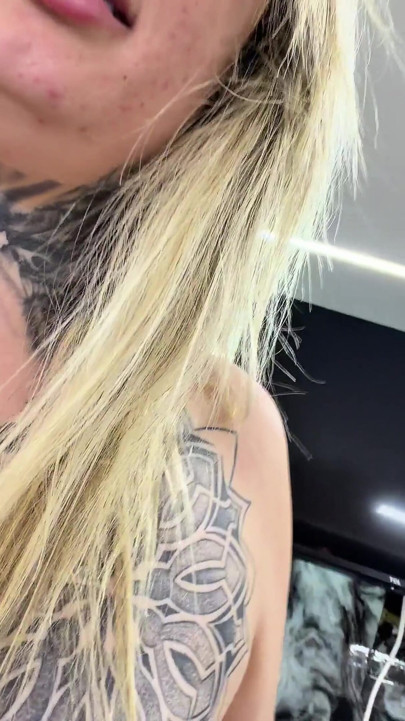 I took a roll in the ass and in the pussy I went to the fur because it is more delicious and he couldn't stand it and came in my pussy | Clip 1
