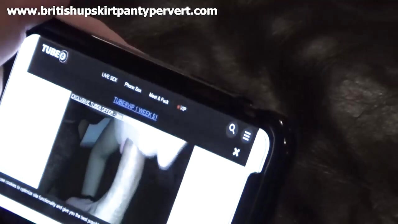 The British Panty Pervert visits a lovely English mature lady for some masturbation fun.