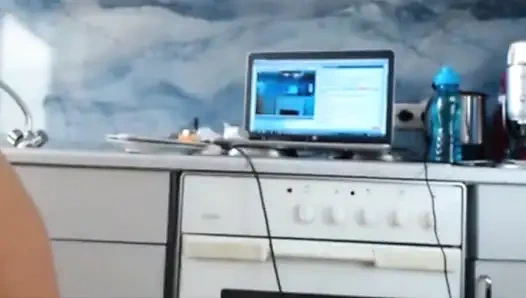 Sexy Dea Twerking on Live Streaming