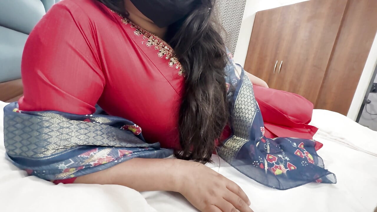 Teman wanita dara yang disediakan untuk seks, seks kali pertama dengan teman wanita saya