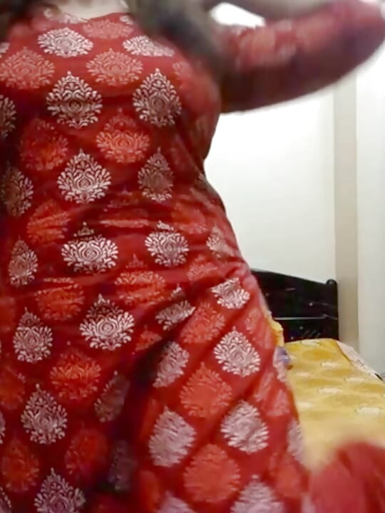 Desi nagy mellek hónalj és segg