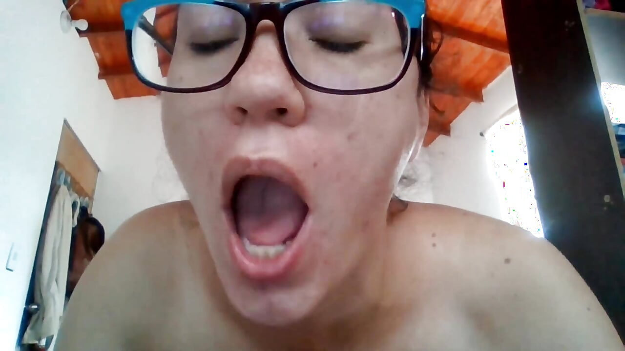 Latina Twerking with Ass and Tits