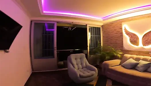 Ich hörte immer wieder jemanden auf dem balkon, überraschendEs ist eine sexy schwarze wunderfrau gab ihrem süßen arsch eine Tour durch meine Wohnung - Jhodez1