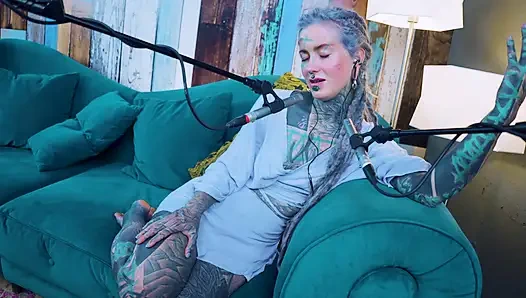 Aku berbicara tentang f - fear - asmr podcast sfw berbicara tentang gadis gothic bertato rambut gimbal