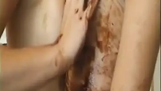 Lesben lecken muschi, küssen und spielen mit dildo
