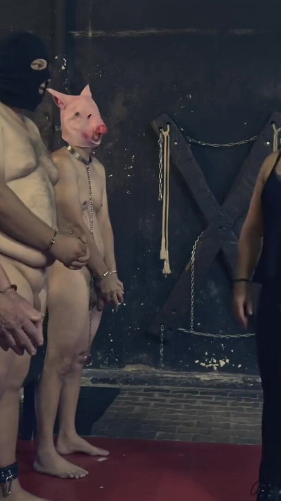 Trebuie să-vezi momentul de la "Dominatrix Stăpâna April - Trei sclavi cu un bici partea a cincea"