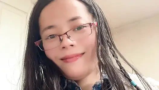 İşeme eğlencesi Hana çok iyi hissettiren işemeyi bekleyemiyor