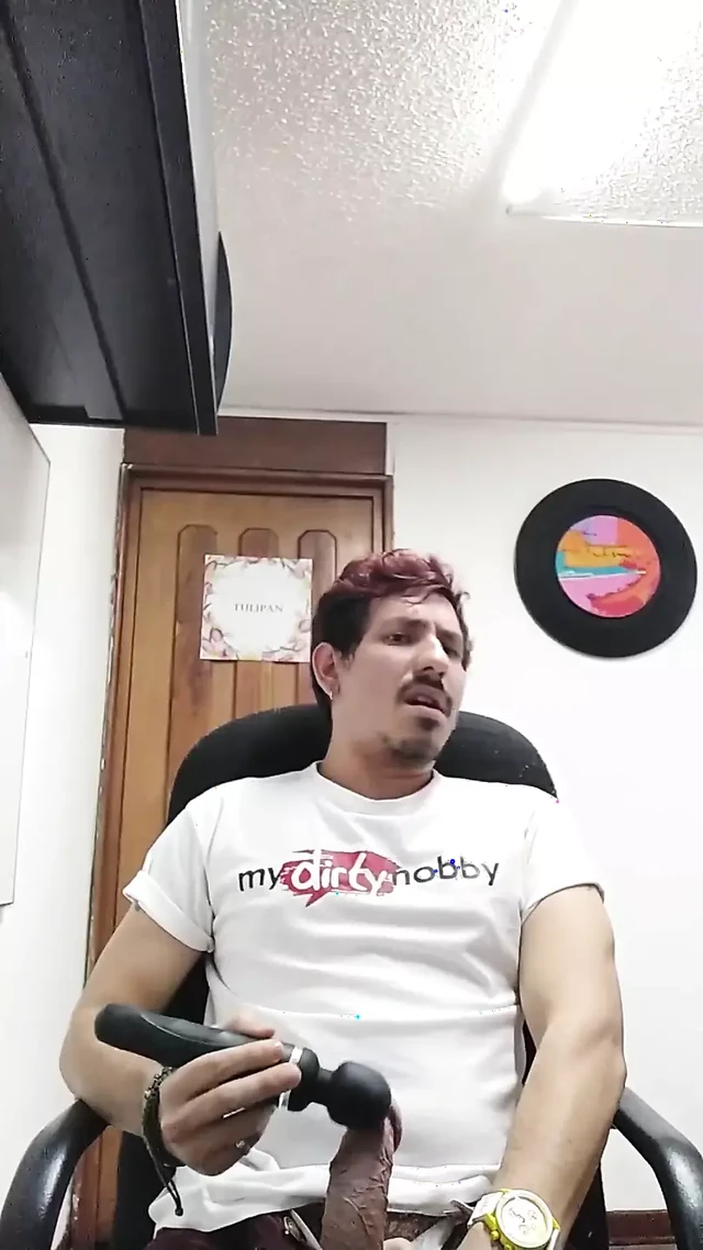 Domi Jerking off in Office