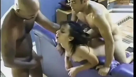 Sexy Interracial Threesome!