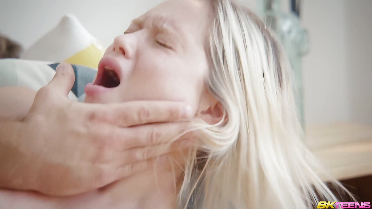 Blonde Cutie Jessie Ames Creampied