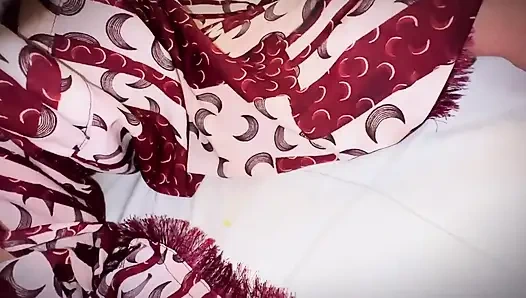 Gadis kantor hot turki dengan pantat dan toket besar lagi ngidam dientot sama teman kantornya