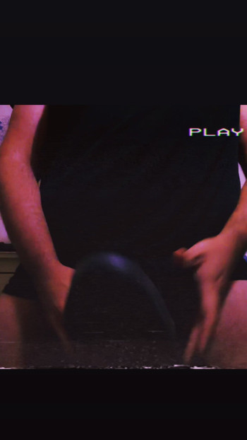 Nadal buty mojego przyrodniego brata! Tak mi się to podoba