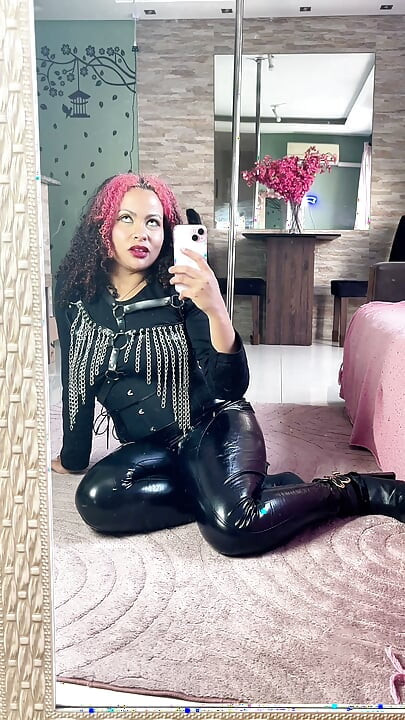 Bộ sưu tập đánh xì hơi hàng tuần ngoài trời cực nhảy múa latex đít lọ xì hơi