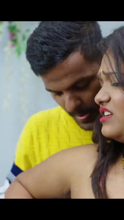 Indian Hot Desi Padosan Bhabhi and Young Handsome Dever Fucking Pussy | Clip 1