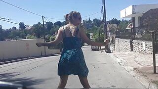 nenamala baila twerk en la calle