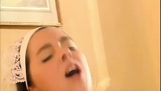 Pelayan paling sluttiest