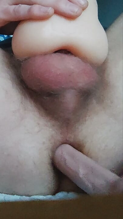 Zabawa z dildo i cipką