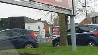 Stiefmoeder heeft ochtendseks op eerste kerstdag in de auto met stiefzoon