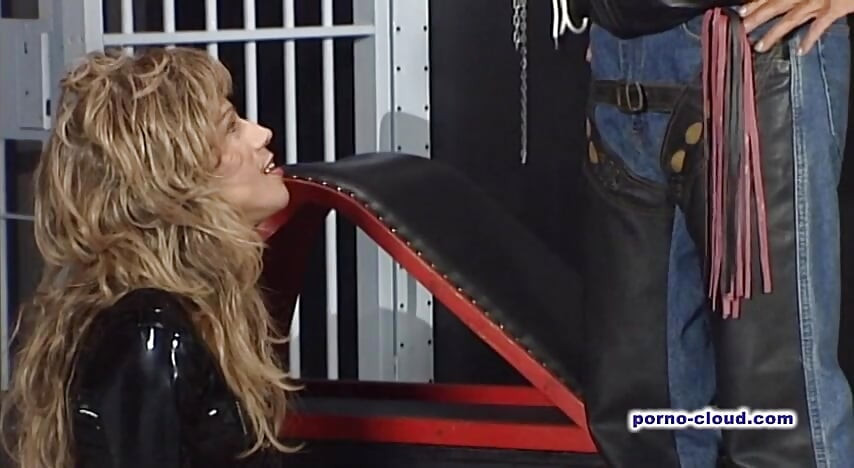 Trans robinja puši ovaj glavni kurac