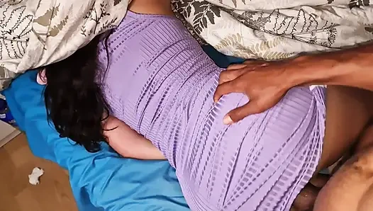 Sister-in-law stayed home alone, she left the door of her room open to provoke me lying down in a short dress without panties