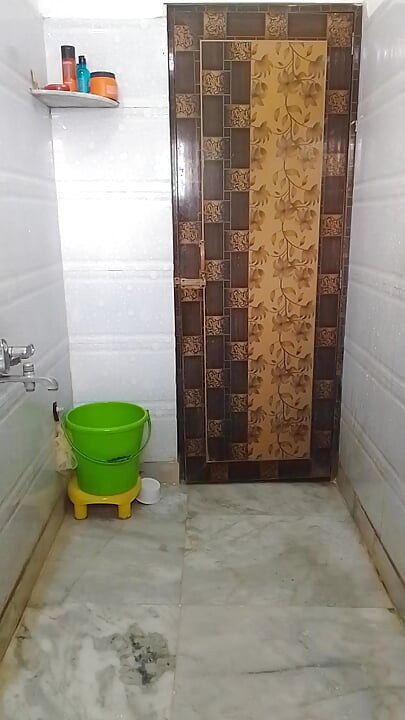 Banho nu.