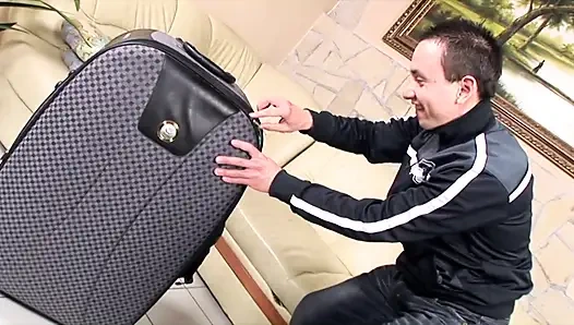 Cewek cebol tua dientot habis-habisan