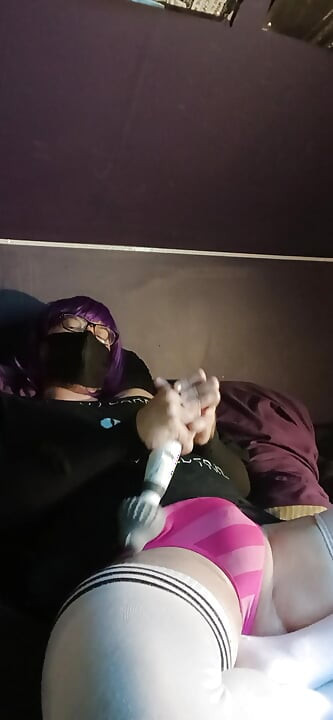 vibrator masturbation and cumming through panties with Raven LeTrap