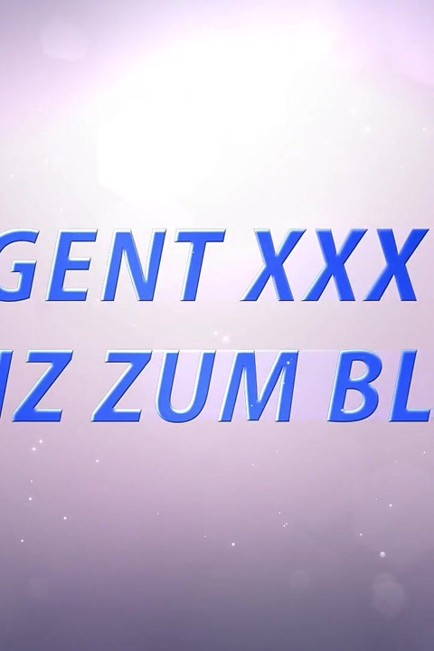 Gagica cu păr roz cu forme suge pula, apoi este futută