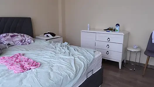 Hiçbir yere gitmiyorsun! Arkadaşım beni sikti ve ağzıma boşaldı