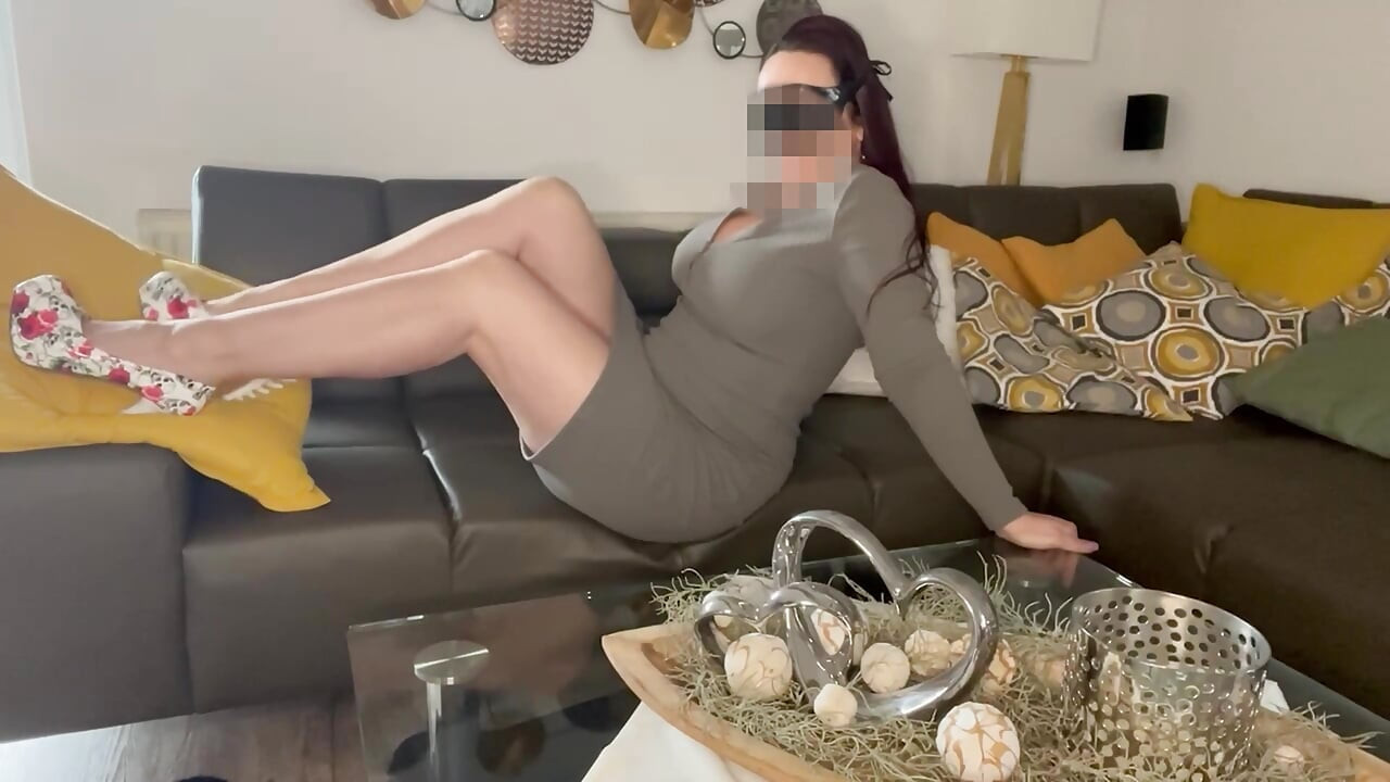Mamă sexy excitată Eva cu pizda ei uimitoare
