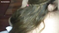 Bonnie Culona - roșcată se joacă cu curul ei și este umplută cu spermă
