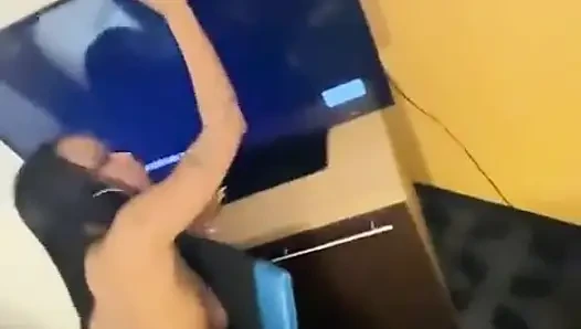 Принимая хороший хуй Li со спины