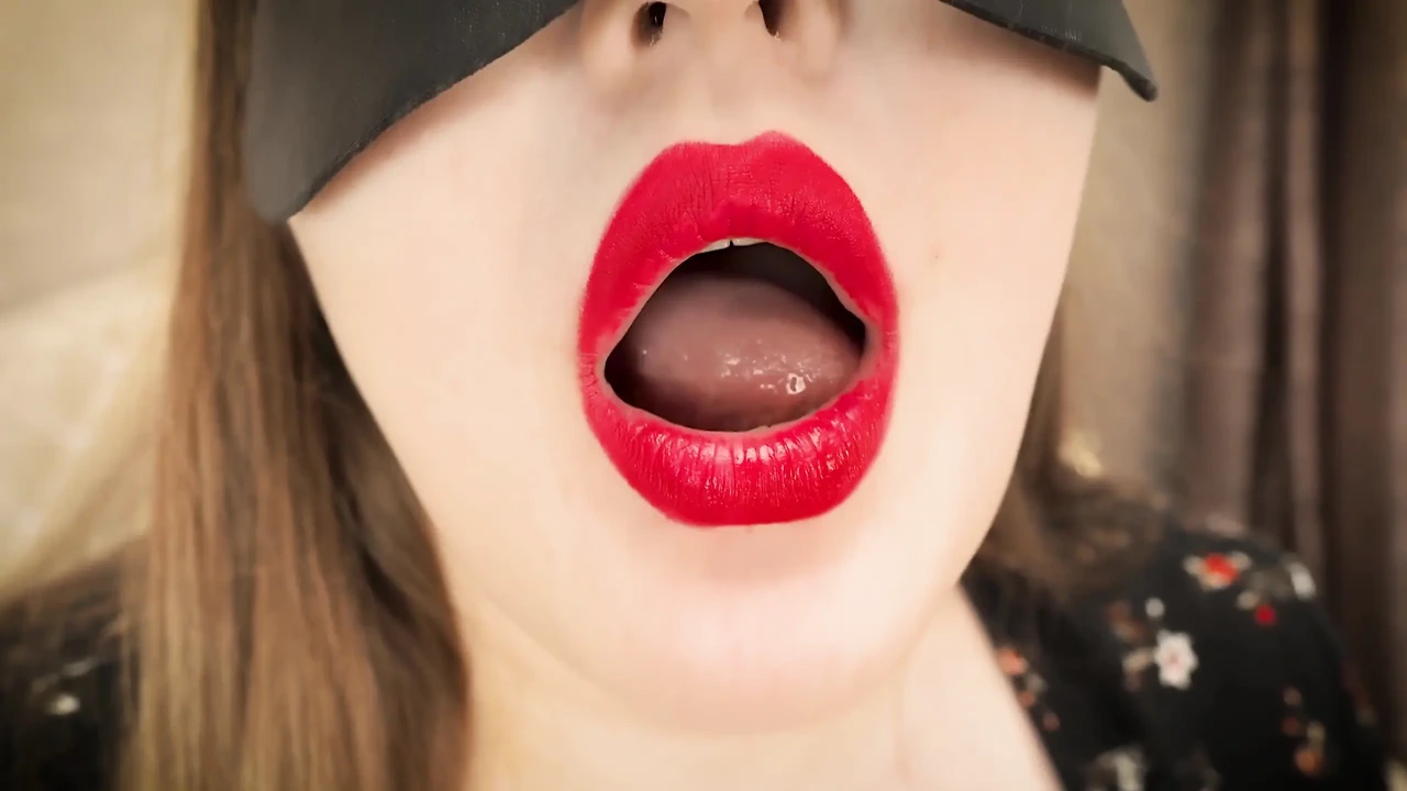 长舌头, 恋物癖