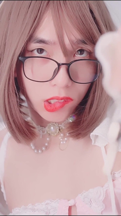 Aranyos ázsiai Sissy JOI Cumshot