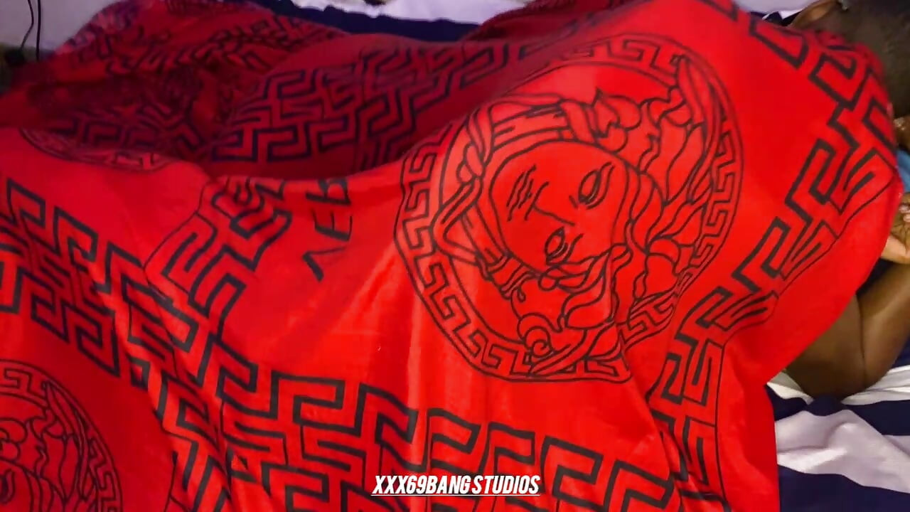 Nadržené teenagerky vášnivě šukají