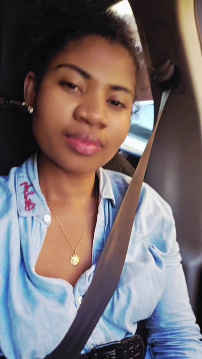 Must-share moment from "Exhibition of my ebony in the car"