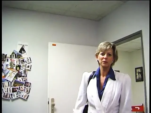 饥渴熟女在试镜时被后入