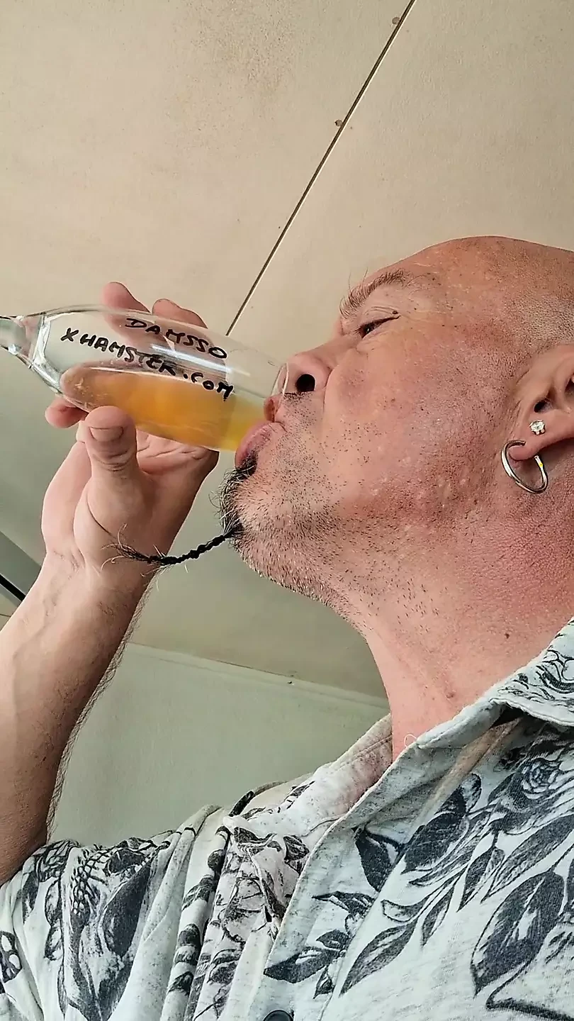 庆祝我的个人资料确认的特别香槟