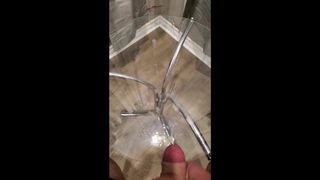 Сперма на стеклянном столе (замедленная съемка в 26 секунд)
