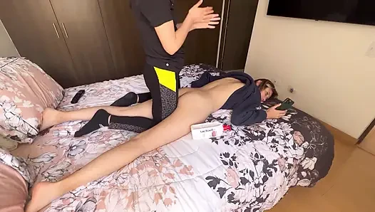 Üvey erkek kardeşim Nastro'nun eski sevgilisiyle tatile gidiyorum