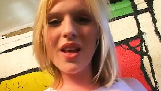 Steamy Threesome with Brunette and Blonde Babes Eating Pussy